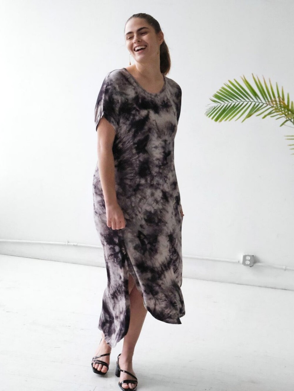 Tie-Dye Maxi Dress in Black and Gray